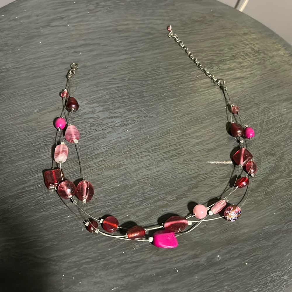 Vintage Kitschy 90’s Y2K pink glass wire beaded necklace